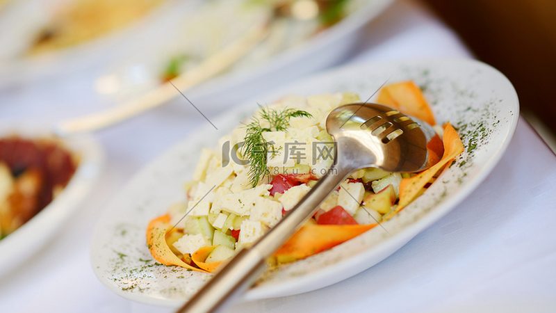 小零食批发，如何规避食品安全风险？**